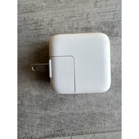 Genuine Apple 12 W USB Wall Charger Block Power Adapter For iPhone, iPad - Picture 2 of 5